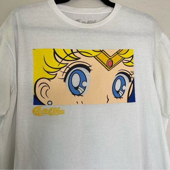 Sailor Moon Graphic Tee Large - Picture 2 of 8